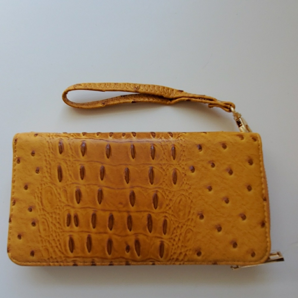 Ostrich Embossed BackPack/ Wallet Or Wrislet - Picture 8 of 8
